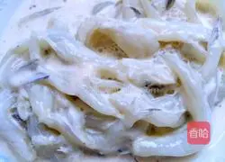 Illustration of how to make fried whitebait 9