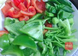 Illustration of how to stir-fry large intestine 2