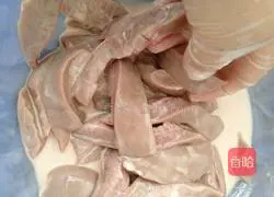 Illustration of how to make fried kidney with pickled cabbage 11