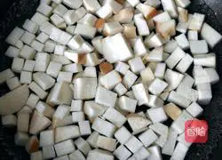 Illustration of how to cook diced chicken with king oyster mushrooms 8