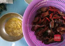Illustration of how to make spicy crayfish 3