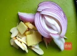 Illustration of how to suck the roots of chicken wings 4