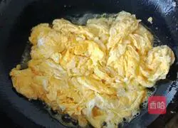 Illustration of how to make Mushu Pork 3