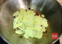 Illustration of how to make pork belly and fried potatoes 10