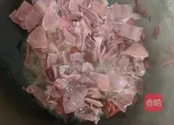 Illustration of how to stir-fry ham and thorn sprouts 8