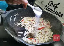 Illustration of how to make two-color rice bento with fried shredded pork and lotus root 7