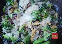 Illustration of how to make fried Xinghua rice noodles 18