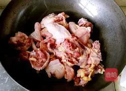 Illustration of how to make braised chicken with pink skin 5