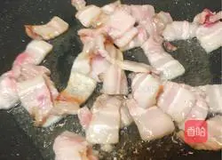 Illustration of how to make stir-fried pork with cabbage and fungus 4