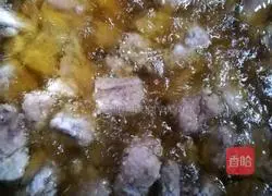 Sweet and sour Illustration of how to make pork ribs 10