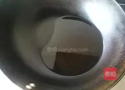 Illustration of how to make spicy shredded chicken 5