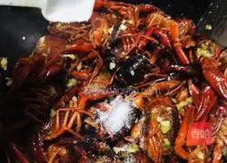 Illustration of braised crayfish in oil 8