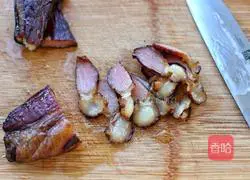 Stir-fried garlic moss Illustration of how to make bacon 4