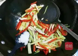 Illustration of how to make green and red dried five-spice 10