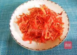 Illustration of how to make steamed carrot shreds 4