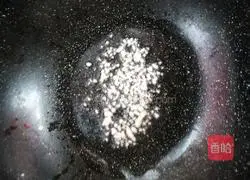 Illustration of how to make stir-fried kelp 3