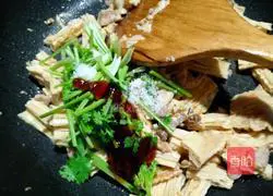 Illustration of how to make stir-fried yuba and pork 5