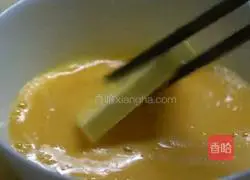 Illustration of how to make tofu wrapped in eggs 6