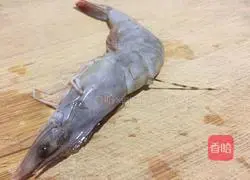 Illustration of steamed shrimps with enoki mushrooms 2