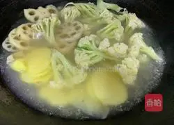 Spicy hot pot without hot pot base (suitable for those who don't like spicy food) Illustration of how to do it 6