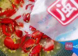  Illustration of how to make garlic crayfish 9