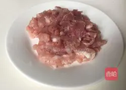 Illustration of how to make fried meat with green pepper 3