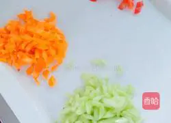 Illustration of how to make pine nut chicken and rice 1