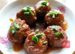 Tomato juice Illustration of how to make quail eggs wrapped in meatballs 7