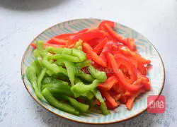 Illustration of how to make fried octopus with onions 3