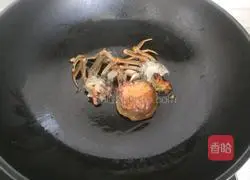 Illustration of Braised Crab with Rice Wine 11