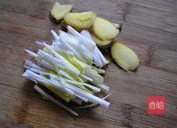 Illustration of braised prawns in oil 3