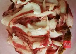 Illustration of how to cook pork belly and fat fish head 2