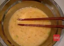 Illustration of how to make ham and fried eggs 3