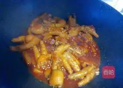 Korean Spicy Stir-fried Potatoes and Chicken Feet Illustration 6