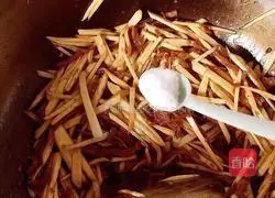 Appetizer Illustration of making wild rice silk 16