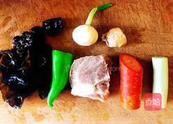 Illustration of how to make fish-flavored shredded pork 1