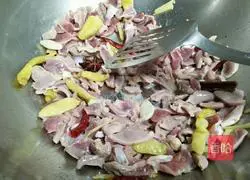 Illustration of how to make pickled lotus root and chicken gizzards with sansho pepper 6