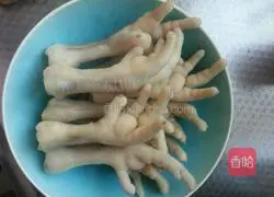 Illustration of braised chicken feet 2