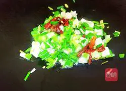 Illustration of how to make steamed bacon with dried beans 7