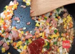 Illustration of how to make French fries and omelette rice (fried rice with French fries, egg and bacon) 7