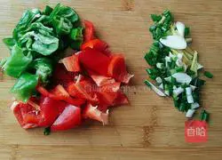 Illustration of how to make fried duck gizzards with double peppers 4