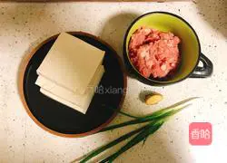 As a meal: Illustration of how to make minced meat tofu 1