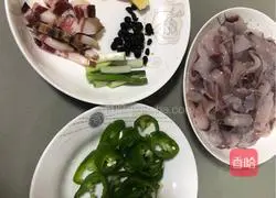 Illustration of how to cook fresh squid with preserved black pepper and black pepper 1