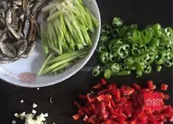 Hunan Cuisine: Spicy Fire-roasted Fish Recipe Illustration 2