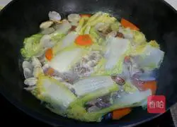 Illustration of how to make clams and baby vegetables in soup 9