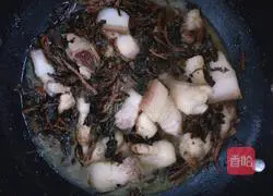 Illustration of braised pork with dried vegetables 8
