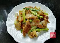 Illustration of how to stir-fry pork head with garlic 9