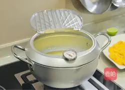 Illustration of how to make fried squid rings 5