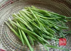Illustration of how to make fried tofu with green garlic sprouts 2
