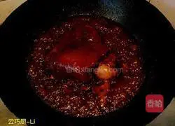 Illustration of how to make braised pork elbows with rock sugar 16